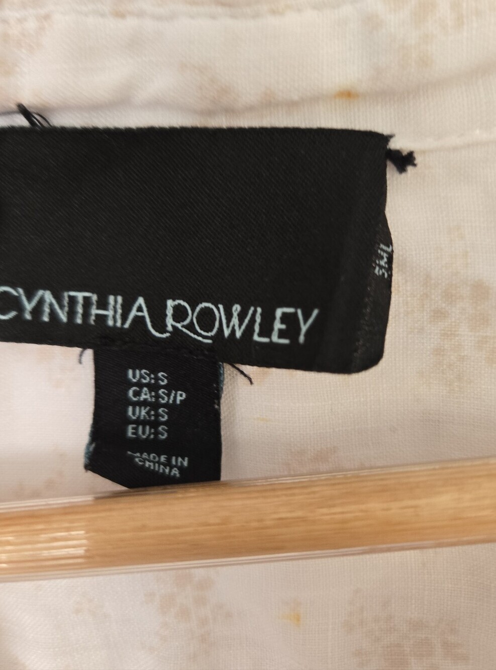 ✨ Cynthia Rowley Floral Button-Front Blouse | Soft Ivory Print | Size Small - Picture 5 of 5